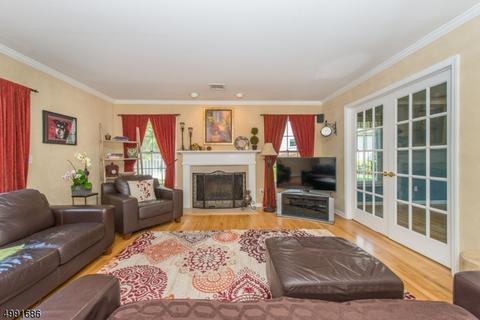 105 Tall Grass Dr, Wayne, NJ 07470 photo 5