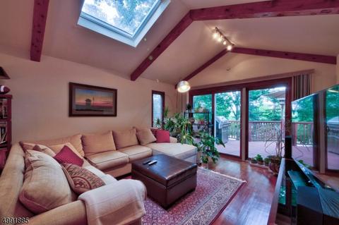 200 Mac Donald Dr, Wayne, NJ 07470 photo 9