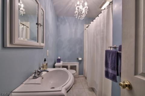 200 Mac Donald Dr, Wayne, NJ 07470 photo 18