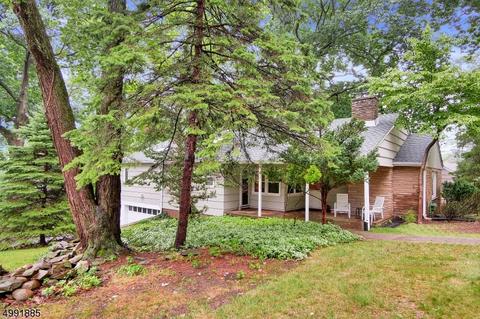 200 Mac Donald Dr, Wayne, NJ 07470 photo 1