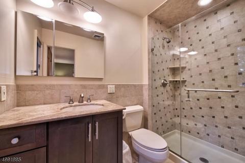 200 Mac Donald Dr, Wayne, NJ 07470 photo 17