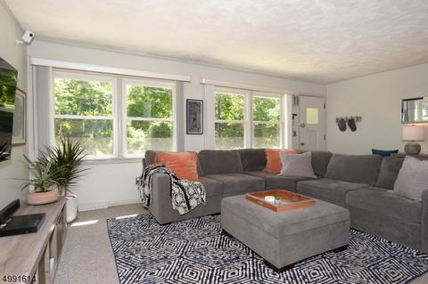 11 Pinecrest Ter, Wayne, NJ 07470 photo 6