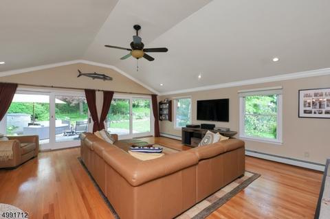 284 Beech Ter, Wayne, NJ 07470 photo 16