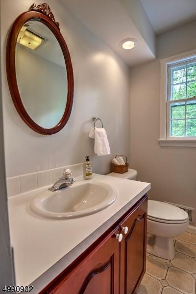 2 Cedar Pl, Gladstone, NJ 07934 photo 9