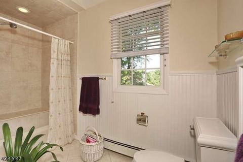 545 Salem St, Paramus, NJ 07652 photo 4