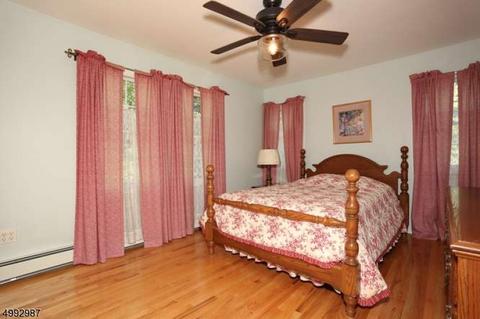 545 Salem St, Paramus, NJ 07652 photo 5