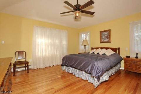 545 Salem St, Paramus, NJ 07652 photo 3