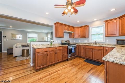 28 Hemlock Ter, Wayne, NJ 07470 photo 8