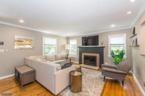 28 Hemlock Ter, Wayne, NJ 07470 photo 3