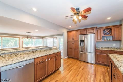 28 Hemlock Ter, Wayne, NJ 07470 photo 9