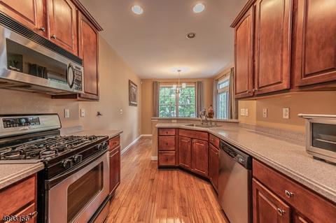 164 Levinberg Ln, Wayne, NJ 07470 photo 3
