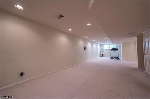 164 Levinberg Ln, Wayne, NJ 07470 photo 18