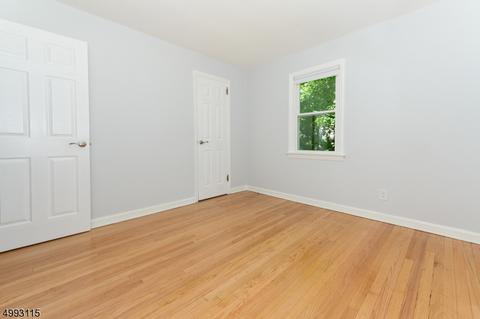 125 Summit Ave, Waldwick, NJ 07463 photo 14