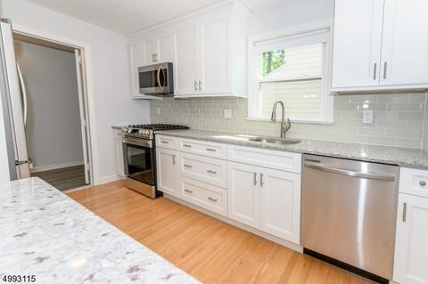 125 Summit Ave, Waldwick, NJ 07463 photo 8