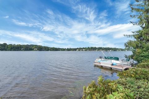 204 Pines Lake Dr, Wayne, NJ 07470 photo 3