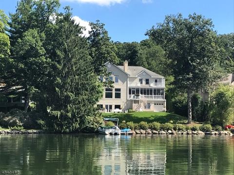 204 Pines Lake Dr, Wayne, NJ 07470 photo 4