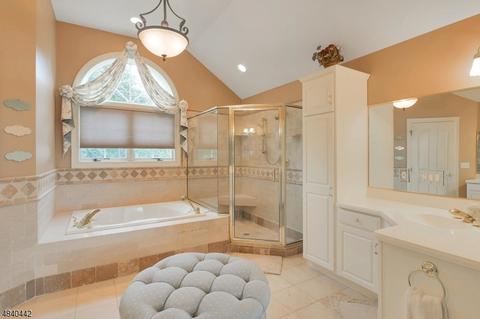 204 Pines Lake Dr, Wayne, NJ 07470 photo 19