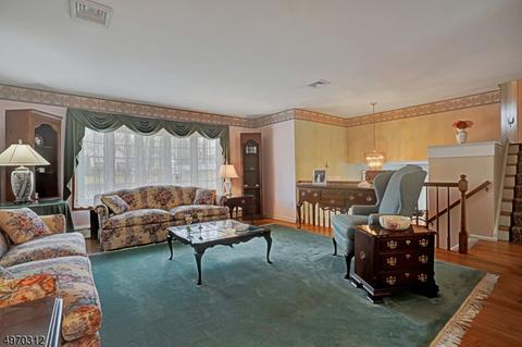 625 Plainfield Ave, Berkeley Heights, NJ 07922 photo 2