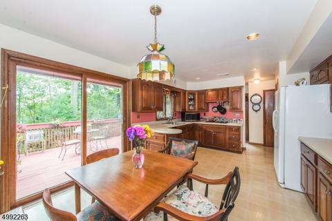 11 Rigby Ct, Wayne, NJ 07470 photo 4