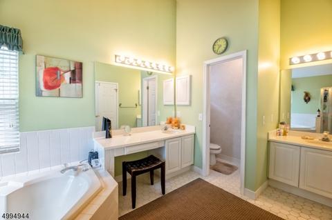 134 Warbler Dr, Wayne, NJ 07470 photo 16