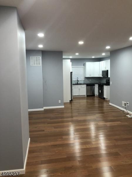 312 New St, Plainfield, NJ 07060 photo 4