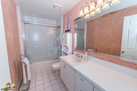 204 Butternut Dr, Wayne, NJ 07470 photo 21