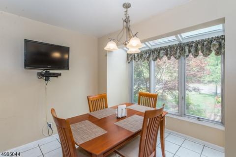204 Butternut Dr, Wayne, NJ 07470 photo 6