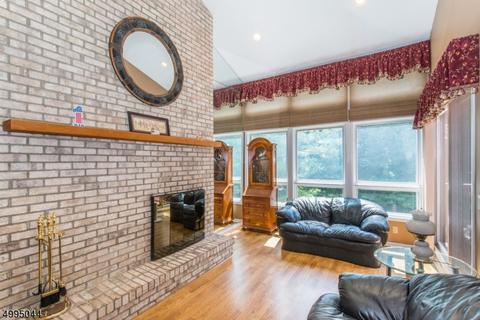 204 Butternut Dr, Wayne, NJ 07470 photo 9