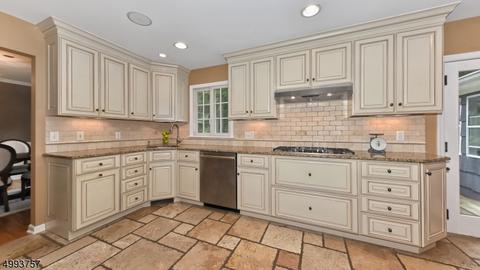 10 Aspen Ct, Wayne, NJ 07470 photo 8