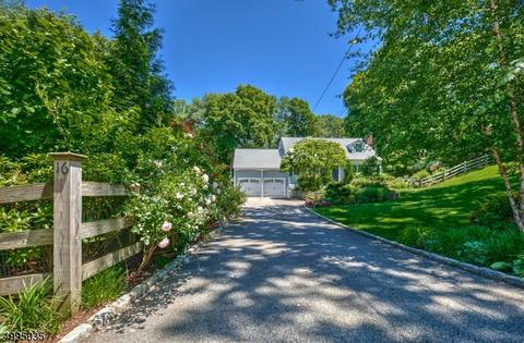 16 Cherry Ln, Mendham, NJ 07945 photo 2