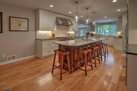 16 Cherry Ln, Mendham, NJ 07945 photo 9