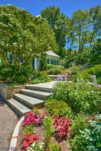 16 Cherry Ln, Mendham, NJ 07945 photo 3