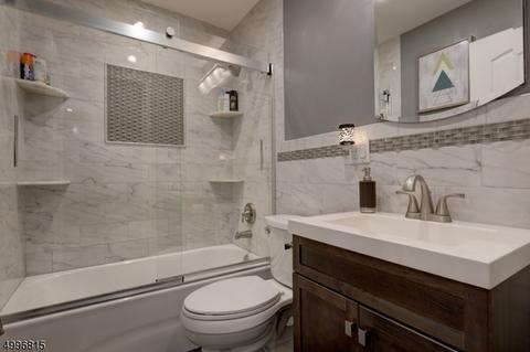 3 Longview Dr, Waldwick, NJ 07463 photo 12