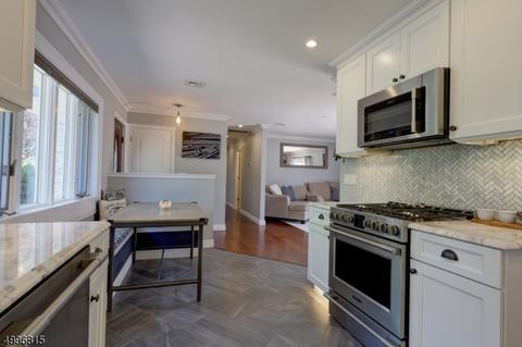 3 Longview Dr, Waldwick, NJ 07463 photo 6