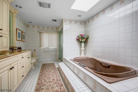 18 Tulip Ter, Wayne, NJ 07470 photo 13