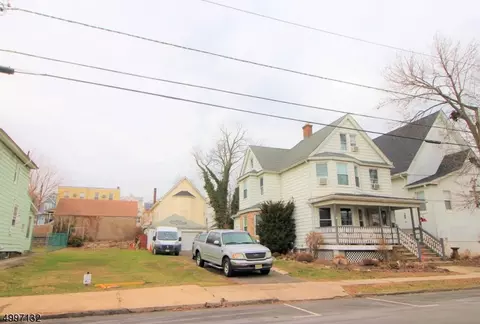 379-381 Forest St, Kearny, NJ 07032