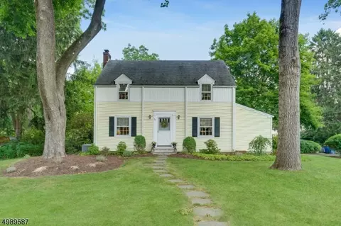 30 S Alward Ave, Basking Ridge, NJ 07920