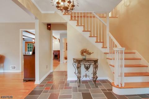 28 Cider Hl, Upper Saddle River, NJ 07458 photo 2