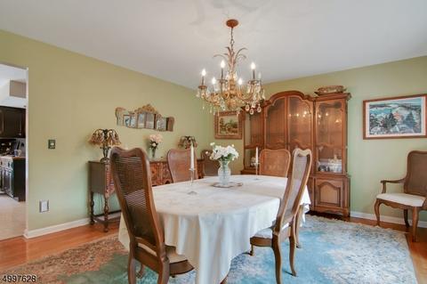 28 Cider Hl, Upper Saddle River, NJ 07458 photo 6