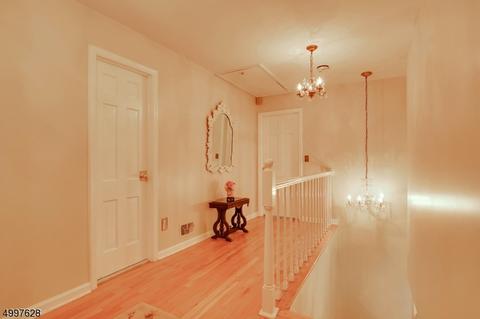 28 Cider Hl, Upper Saddle River, NJ 07458 photo 13