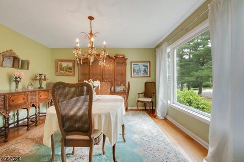 28 Cider Hl, Upper Saddle River, NJ 07458 photo 5