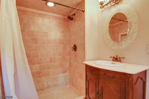 28 Cider Hl, Upper Saddle River, NJ 07458 photo 20