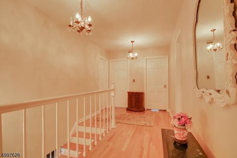 28 Cider Hl, Upper Saddle River, NJ 07458 photo 14