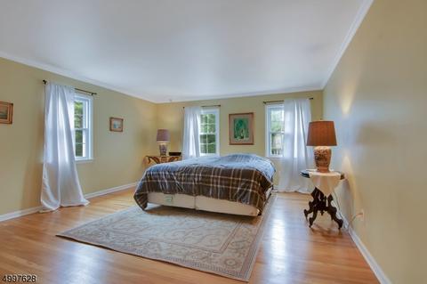 28 Cider Hl, Upper Saddle River, NJ 07458 photo 19