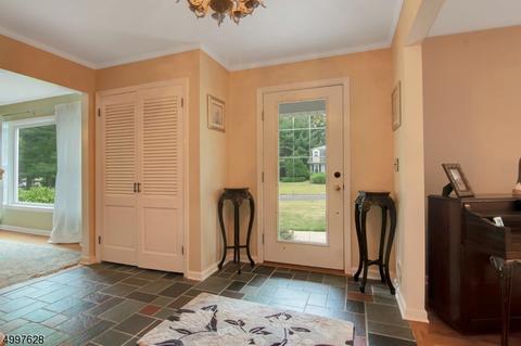 28 Cider Hl, Upper Saddle River, NJ 07458 photo 3