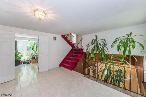 10 Witkowski Way, Wayne, NJ 07470 photo 3