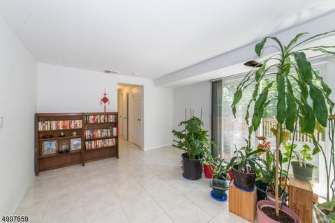 10 Witkowski Way, Wayne, NJ 07470 photo 4