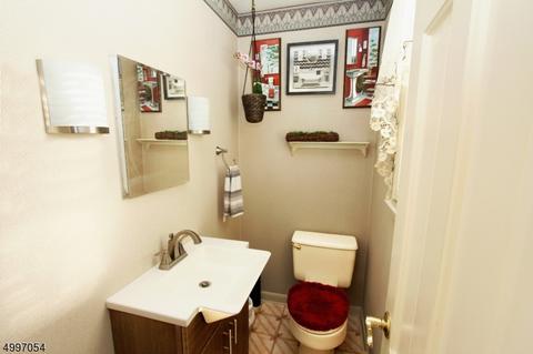 2 W Sunset Dr, Nutley, NJ 07110 photo 11