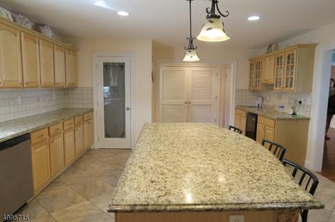 22 Moore Pl, Nutley, NJ 07110 photo 5