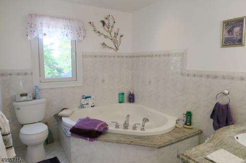 22 Moore Pl, Nutley, NJ 07110 photo 14